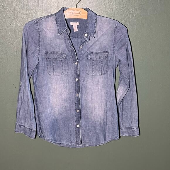 Chico's Women's Chambray Button Down Shirt Size 0 Light Wash Denim Long Sleeve - Picture 2 of 7